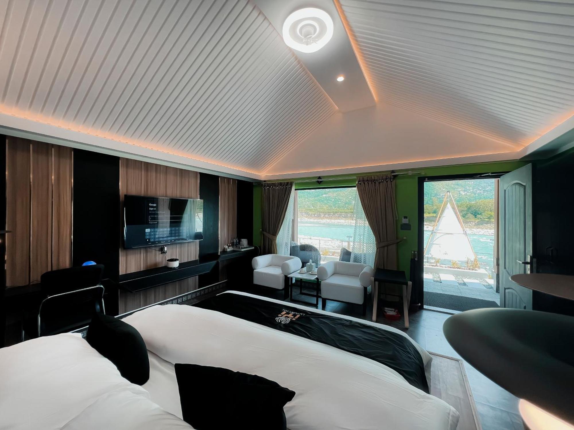 Iyi Luxury Inn Swat Saidu Sharif ภายนอก รูปภาพ