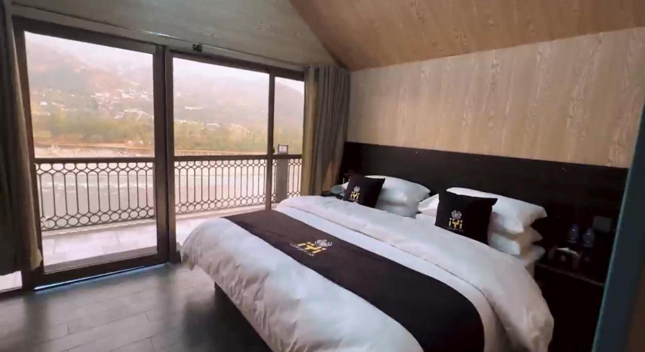 Iyi Luxury Inn Swat Saidu Sharif ภายนอก รูปภาพ